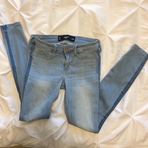 Hollister Denim - Hollister Crop Skinny jean. Size 0 (24)